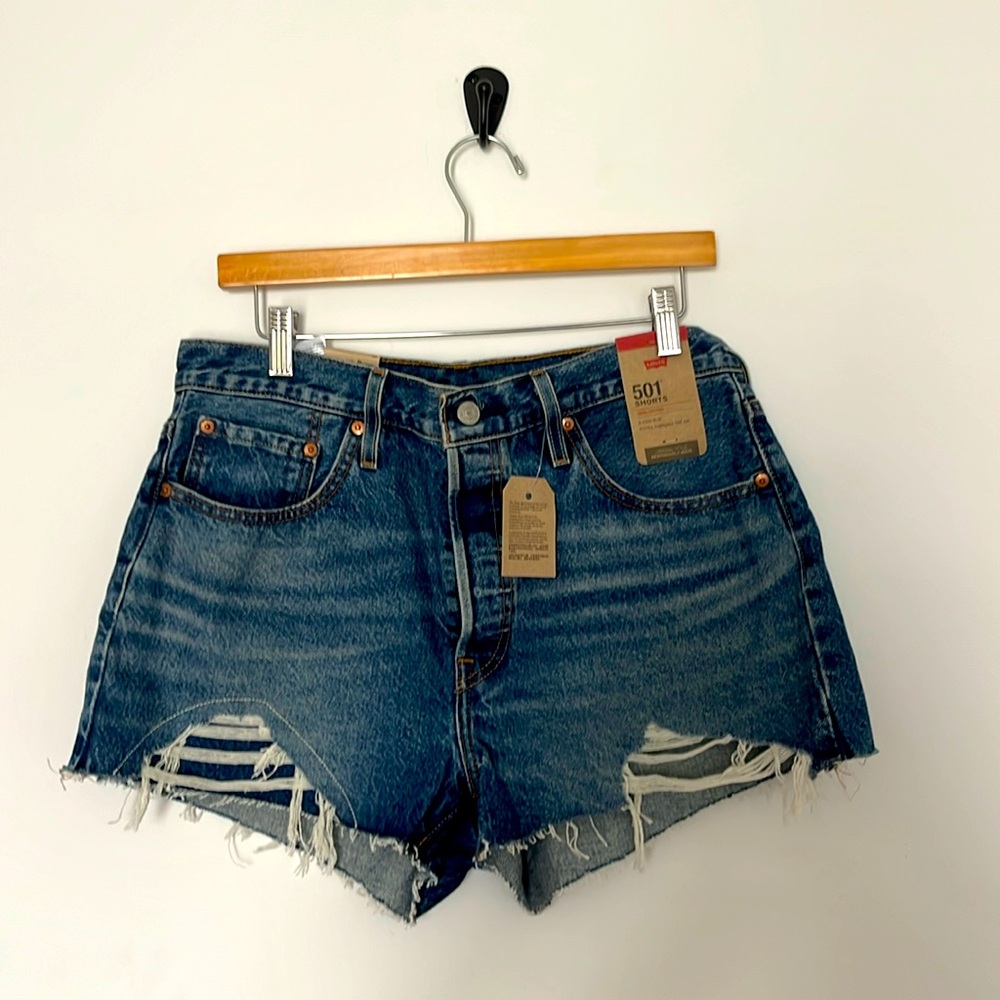 NWT Levi’s Sz 31 button fly shorts
